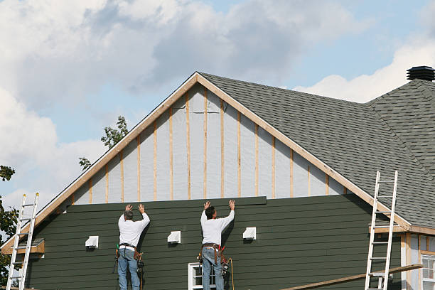 Professional Siding Replacement technician working in Herndon, PA